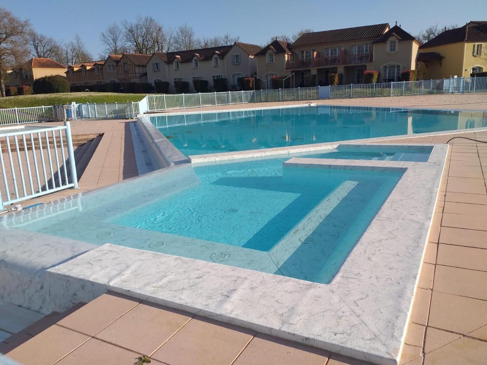 Charmante Maison 5 Pers A En Rdc, Piscine Chauffee, Et Nature Holiday home *
